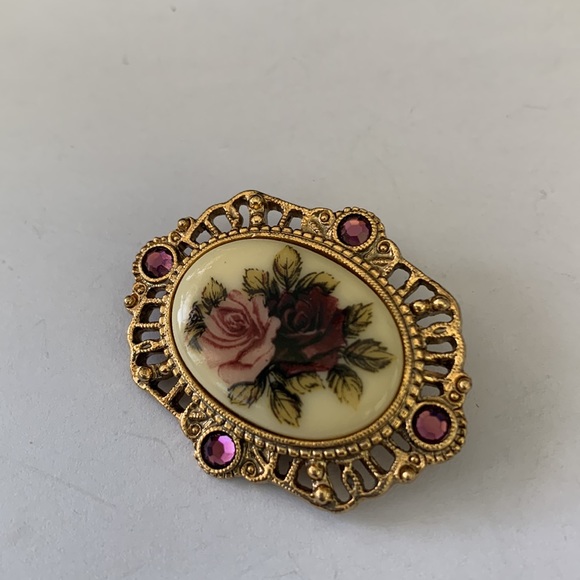 Vintage “1928” Gold & Purple Pin & Earrings Set - Picture 4 of 6